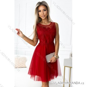 522-3 CATERINA Ženské šaty s guipure a jemným tylom - červené