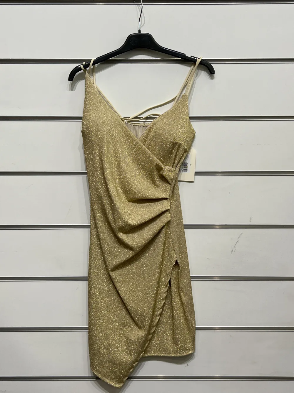Šaty spoločenské trblietavé na ramienka dámske (S/M ONE SIZE) TALIANSKA MÓDA IMPSH242930 zlatá S/M