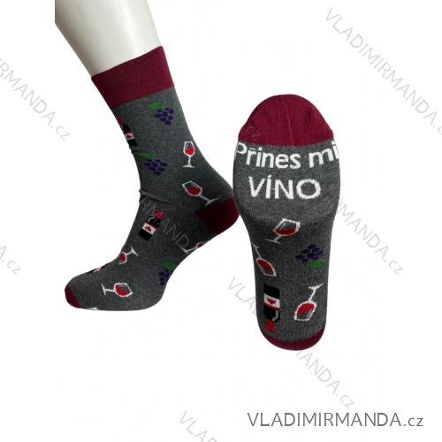 Ponožky veselé prines mi víno pánske (39-46) POLSKÁ MÓDA DPP23020/DR šedá 41-43