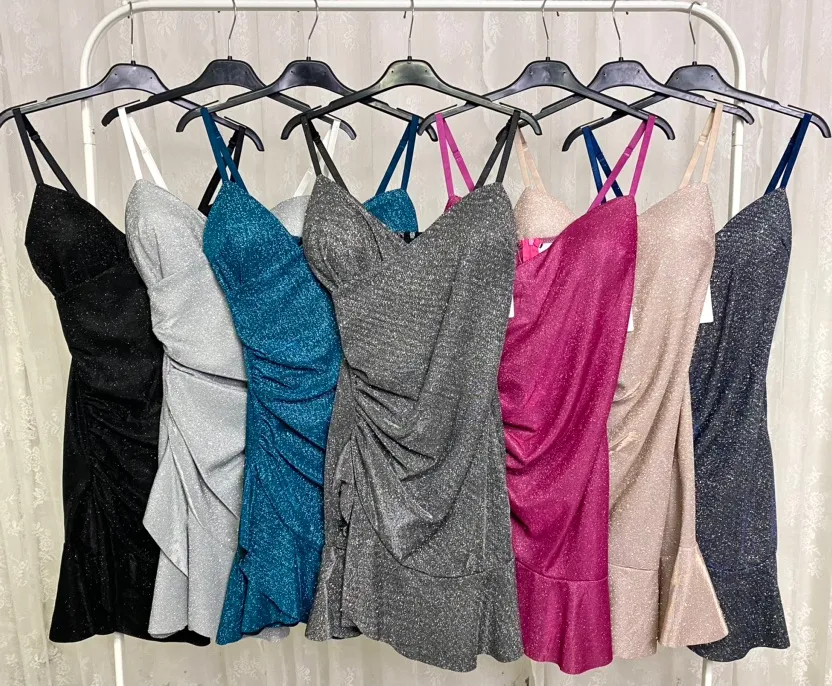 Šaty krátke elegantné spoločenské trblietavé na ramienka dámske (S/M/L ONE SIZE) TALIANSKA MÓDA IMPLP2529686011