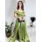 Šaty carmen dlhé na ramienka elegantné saténové dámske (S/M ONE SIZE) TALIANSKA MÓDA IMPBB22B22735/DR - zelená lipová - S/M